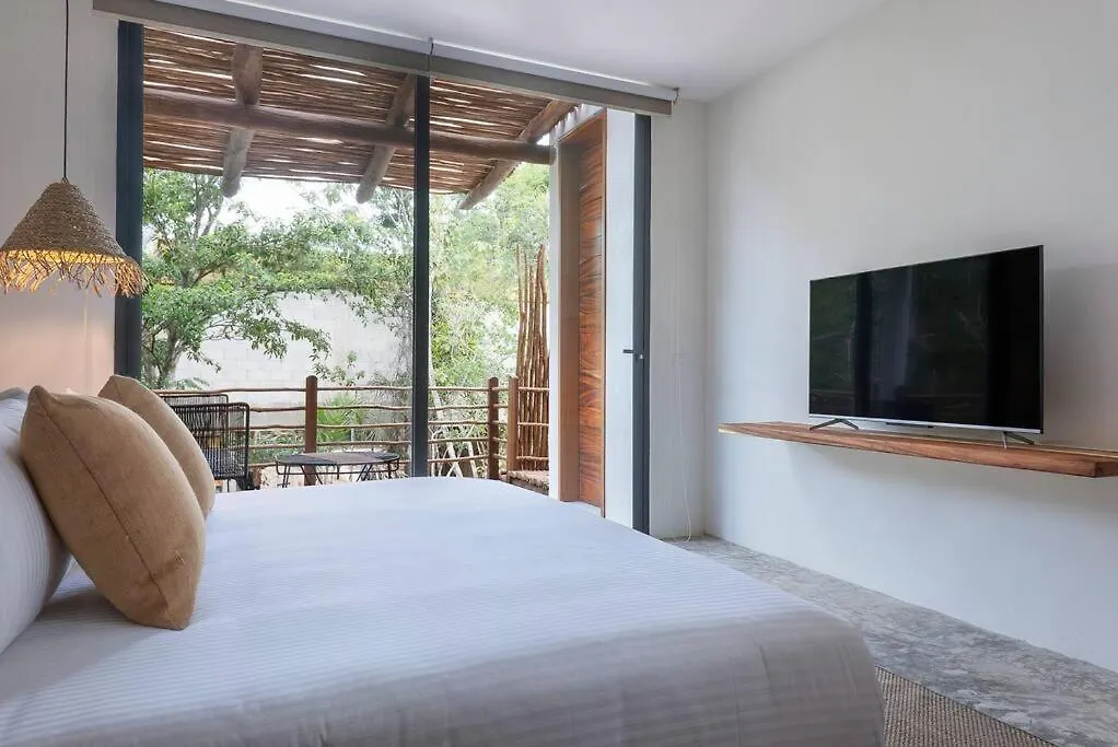 Holiday home Twin Villas 8Br, Concierge, Gated ,Jacuzzi, Paddle Court Tulum