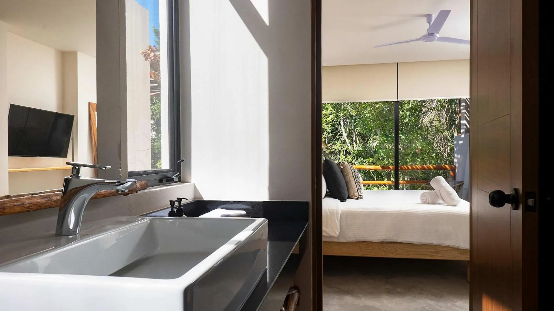 Twin Villas 8Br, Concierge, Gated ,Jacuzzi, Paddle Court Tulum Mexico