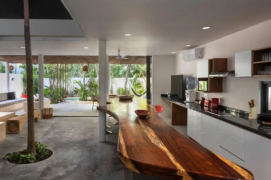 Twin Villas 8Br, Concierge, Gated ,Jacuzzi, Paddle Court Tulum Holiday home