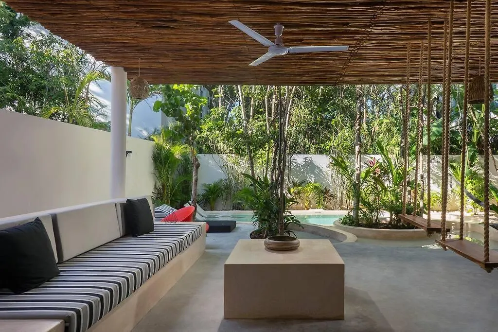 Holiday home Twin Villas 8Br, Concierge, Gated ,Jacuzzi, Paddle Court Tulum