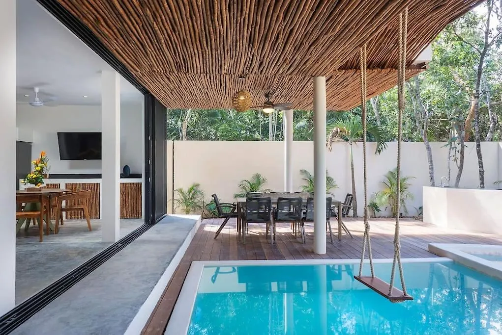 Holiday home Twin Villas 8Br, Concierge, Gated ,Jacuzzi, Paddle Court Tulum
